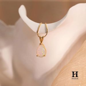 Collier de luxe plaqué or 18 carats avec pendentif en opale blanche en forme de poire pour femme – Élégant bijou en pierre précieuse en forme de goutte d'eau, cadeau idéal - Product Image 2