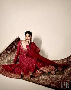 Robe Anarkali rouge élégante avec dupatta – Robe de créateur indienne brodée pour femme, idéale pour les mariages et les fêtes ethniques - Product Image 6