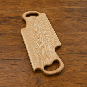 Planche à découper longue en bois avec poignées intégrées courbées, finition en chêne naturel magnifique, pour couper les légumes - Product Image 1
