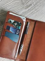 Porte-chéquier en cuir pleine fleur véritable avec logo personnalisé, blocage RFID, portefeuille long avec fermeture à clip pour les voyages