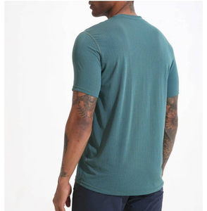เสื้อยืดแขนสั้นผู้ชายทรงเข้ารูปแฟชั่นฤดูร้อน ผ้าเจอร์ซีย์คอตตอน 100% น้ำหนัก 180 กรัม ผ้าใยไผ่ ระบายอากาศดี ดีไซน์ทันสมัย - Product Image 3