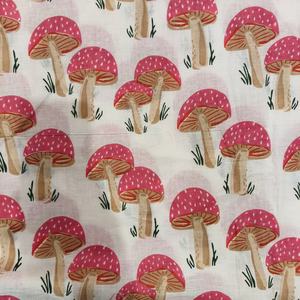 Tissu en coton léger imprimé sur mesure avec un motif mignon de champignons pour vêtements pour bébés, quilting et textile de maison pour filles et garçons - Product Image 2