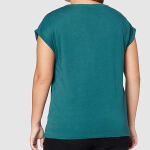 Camiseta Oversize Vintage para Mujer, Estilo Urbano, con Logotipo Estampado en Relieve, Personalizada, 300GSM, 100% Algodón, Corte Cuadrado - Product Image 3