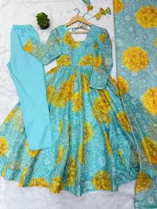 Design luxueux présentant un nouveau costume Anarkali de créateur dans un style élégant et moderne - Product Image 6