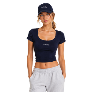 Haut court athleisure crossover pour femme, idéal pour l'été et le fitness, t-shirt classique coupe ajustée, couleur unie, encolure dégagée, personnalisable en coton et élasthanne - Product Image 1