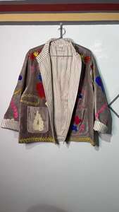 Chaqueta de Terciopelo Bordada a Mano con Diseño Floral, Abrigo Boho Suzani - Product Image 2