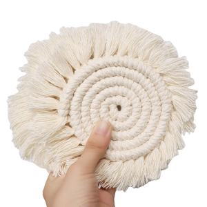 Prix de gros artisanat indien macramé tapis de table sous-verre dernière conception ronde et carrée pour thé et café faits à la main - Product Image 1