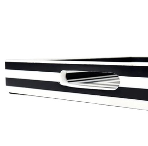 Plateau de service rectangulaire en bois naturel fait à la main élégant résine noir blanc motif écologique durable décor à la maison jetable - Product Image 4