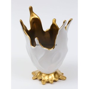 Jarrones de flores de lujo hechos de metal de primera calidad, de color blanco y dorado, con un aspecto atractivo, para decoración de centros de mesa en el hogar y hoteles. - Product Image 1