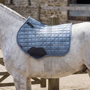 Tapis de selle carré classique à motif personnalisé, doux, à contact étroit, avec doublure en maille respirante, équipement équestre, fabrication OEM - Product Image 4