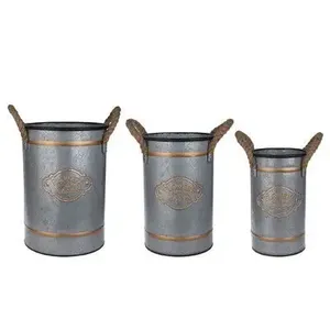 Encantadora maceta redonda rústica galvanizada para jardines de hierbas o exhibiciones florales en porches y cocinas de casas de campo - Product Image 2