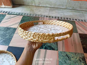 Bandeja decorativa para el hogar para mesa de centro tejida a mano en 2 tamaños Bandeja de ratán nácar de alta calidad Nuevo interior - Product Image 3