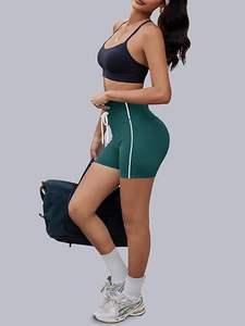 Ensemble deux pièces décontracté et respirant pour femme : pull tricoté d'été et short taille haute élastique avec cordon de serrage, coupe ajustée au genou - Product Image 3