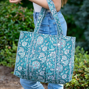 Sac fourre-tout Bohème durable et réutilisable en coton matelassé vert sarcelle à motifs floraux, idéal pour le quotidien, les courses et la plage – Vente en gros - Product Image 1