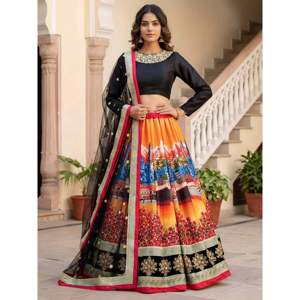 Ensemble de lehenga en soie à imprimé floral avec chemisier pour femmes - Product Image 1