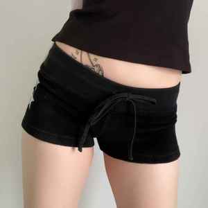 Shorts décontractés pour femmes, en lin léger, texture minimaliste, couleur unie, design simple et sophistiqué, pour la maison et le salon. - Product Image 6