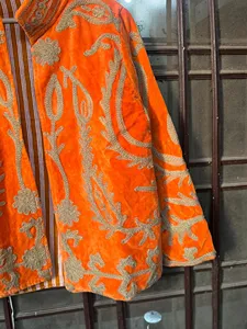 Elegante Chaqueta de Terciopelo Naranja con Bordado Suzani y Estampado Floral, Estilo Boho, Manga Larga, Cuello Alto, Ropa de Abrigo de Invierno para Mujer - Product Image 3
