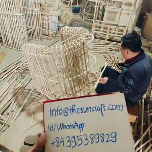 ชุดโต๊ะเครื่องแป้งหวายพร้อมกระจก ขายส่งจำนวนมาก รับผลิตแบบ OEM ODM ปรับแต่งขนาดและสีได้ ราคาแข่งขัน - Product Image 4