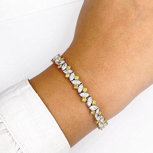 Pulsera de tenis de lujo para mujer con diamantes de moissanita VVS de corte marquesa y diamantes laterales redondos amarillos, pulsera de boda de plata - Product Image 1