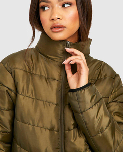 Chaqueta acolchada corta con capucha para mujer, ropa de invierno aislante, chaqueta acolchada de moda para mujer, abrigo acolchado extragrande. - Product Image 4
