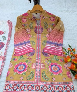 Conjunto de dos piezas estampado de viscosa y rayón RICH LOOK para uso diario, precio al por mayor, prenda étnica 85061 AMARILLO - Product Image 4