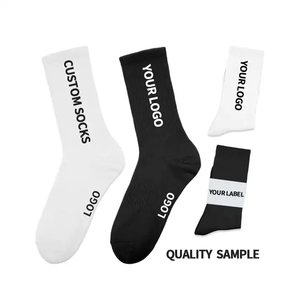 ถุงเท้ากีฬาแบบยาว สีกรมท่า ปักลายองุ่น สำหรับทุกเพศ ผลิตจากผ้าฝ้าย 80% ผสมพลาสติก 17% และวัสดุอื่นๆ 3%  ใส่สบาย เหมาะสำหรับออกกำลังกาย - Product Image 1