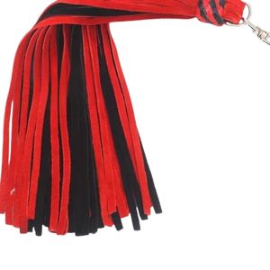 Laisse en cuir rouge et noir avec poignée tressée et mousqueton métallique - Product Image 3