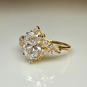 Bague en or massif 14 carats avec diamant ovale de 3,00 carats de style floral, cultivé en laboratoire, pour femme, cadeau de mariage surprise pour amoureux - Product Image 2