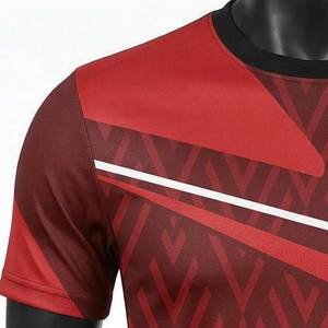 เสื้อผ้ากีฬาผู้ชายพิมพ์ลายแบบซับลิเมชั่นสั่งทำพิเศษ แขนสั้น แห้งเร็ว ระบายอากาศได้ดี คุณภาพพรีเมียม ผลิตในปากีสถาน ผ้าฝ้าย 100% - Product Image 4