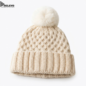 Bonnet en tricot blanc crème pour femme avec fausse fourrure, motif torsadé épais, bonnet chaud à revers, doux et confortable - Product Image 1
