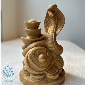 Estatua Premium del Zodíaco Asiático de Madera de Agar Natural de Vietnam - Estatua de Serpiente Tallada a Mano, Decoración de 74g de la Marca My Aga Vietnam - Product Image 1