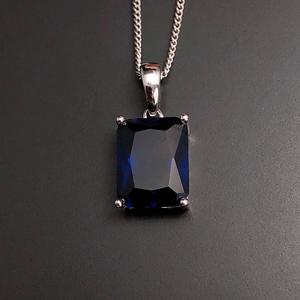 Collar de zafiro rectangular Mia, colgante de plata de ley con piedra de nacimiento de septiembre, regalo de cumpleaños para mujer - Product Image 1