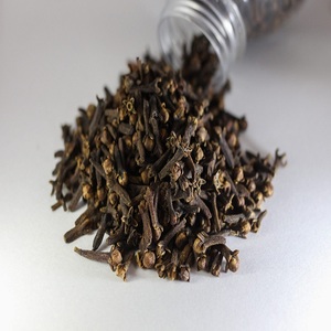 Clous de girofle de qualité supérieure pour la cuisine, les mélanges de masala, le thé et les préparations de remèdes maison - Product Image 1