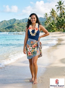 Paréo Hawaïen Personnalisé en Satin, Sarong Polynésien Floral, Cache-Maillot de Plage Léger en Rayonne 100% Tissu Mousseline OEM ODM - Product Image 3