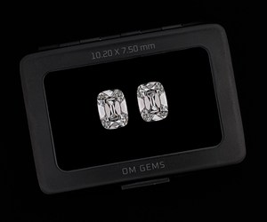 Par de diamantes cultivados en laboratorio certificados por IGI, talla Old Mine y talla Cushion alargada, color elegante E - Product Image 1
