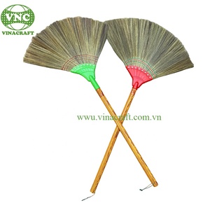 Balai à herbe naturelle VINACRAFT JSC Vietnam, 39,3 pouces, avec manche en bois PVC, modèle 260421, pour le balayage et le nettoyage - Product Image 3