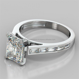 Bague de fiançailles solitaire taille radiant en argent sterling 925, sertie en canal, diamant certifié IGI pureté VVS, plaqué or - Product Image 2