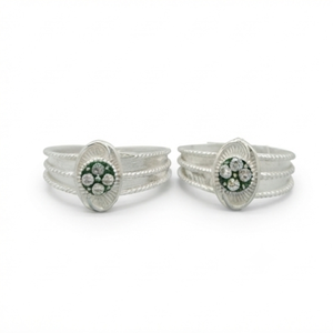 DIVYORO CLASSIC OVAL FLORAL TOE <b>RING</b> - Product Image 1