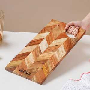 Plateau de service en bois Nestasia, rectangulaire, motif géométrique, poignée, design rustique, emballage en une seule pièce, plateau décoratif en bois - Product Image 4