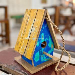 Nichoir pour oiseaux récupéré, fabriqué à la main, en bois durable - Product Image 6