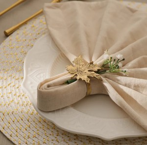 Juego de Anillos para Servilletas con Hojas Doradas |   Porta Servilletas con Diseño de Hoja de Arce |   Decoración para Mesa de Comedor - Product Image 4