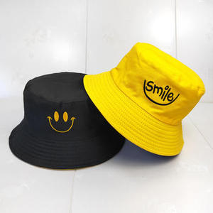Chapeau Bob Brodé Rose et Blanc Unisexe en Toile de Coton Décontracté Printemps-Été pour Adulte avec Logo Smiley sur le Panneau Avant - Product Image 5