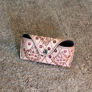 Estuche para Gafas de Sol Venus Leathers, de Cuero Genuino, Moderno, Lujoso, Clásico, Ligero, Impermeable, Duradero y Portátil - Product Image 1