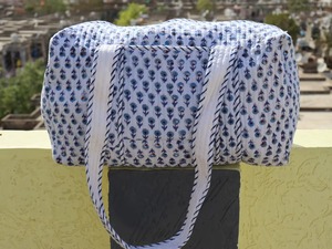 Bolsa de Viaje Acolchada Ligera de Lujo, de Algodón y Poliéster con Estampado Floral, para Fin de Semana, Casual, Deportiva, Ecológica, con Cierre Grande - Product Image 6