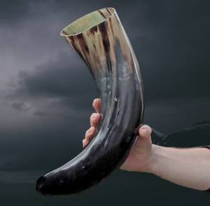 Vase à boire en corne de buffle de qualité supérieure, artisanat traditionnel scandinave de style Viking, cadeau fait main - Product Image 2