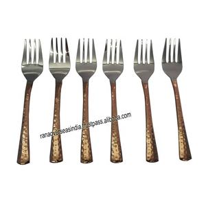 Ensemble de fourchettes en cuivre et en acier de haute qualité avec design martelé pour les mariages de cuisine en gros pour restaurant hôtel usage domestique - Product Image 1