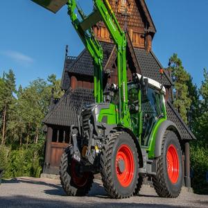 Experimente la máxima eficiencia agrícola con el tractor Fendt 207 Vario de alta calidad que ofrece un rendimiento potente. - Product Image 2
