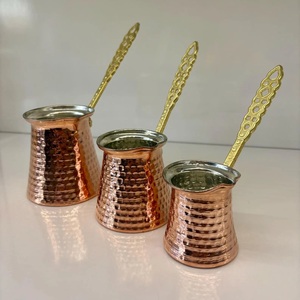 ชุดหม้อกาแฟทองแดงตอกลายแบบตุรกี 3 ใบ พร้อมที่ตักด้ามยาว ดีไซน์แบบดั้งเดิม - Product Image 1