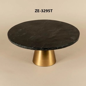 Support à gâteau rond en pierre noire avec base dorée, fait main, ensemble de 2 pièces pour une présentation élégante des desserts - Product Image 1