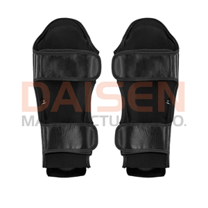 Protège-tibias en cuir PU noir avec fermeture auto-agrippante pour la protection sportive des adultes, design léger, utilisation toutes saisons - Product Image 2